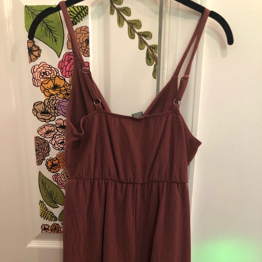 Keyhole Romper - Picture 3 of 3